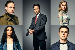 Illustration for article titled “Welcome to the 21st” - Travelers Season One